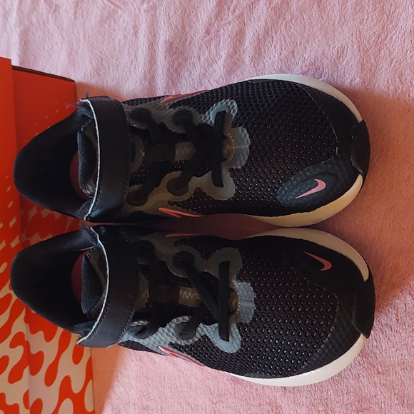 Nike Renew - Picture 2 of 4